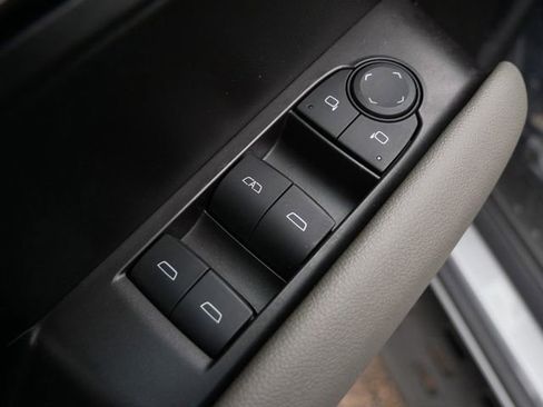 Used 2024 Chevrolet Colorado ZR2 w/ Technology Package image 13