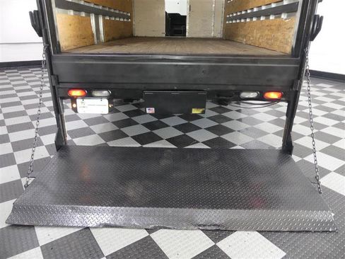 Used 2018 Ford E-350 and Econoline 350 Super Duty image 9