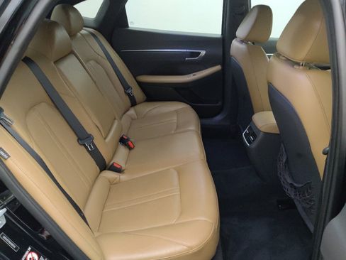 Used 2021 Hyundai Sonata Limited w/ Preferred Accessory Package FWD image 19
