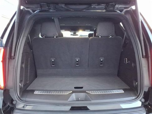 Used 2021 Chevrolet Tahoe Z71 w/ Luxury Package image 17