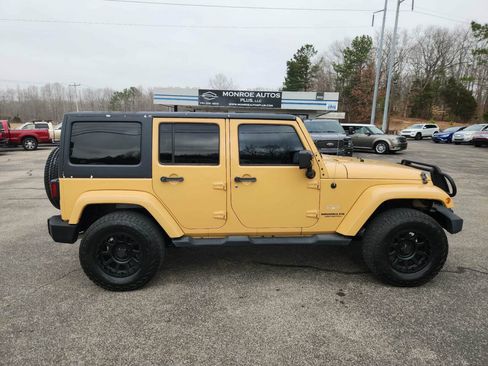 Used 2013 Jeep Wrangler Unlimited Sahara w/ Max Tow Pkg AWD/4WD image 1