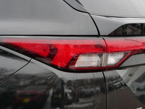 Used 2023 Mitsubishi Outlander SEL image 17