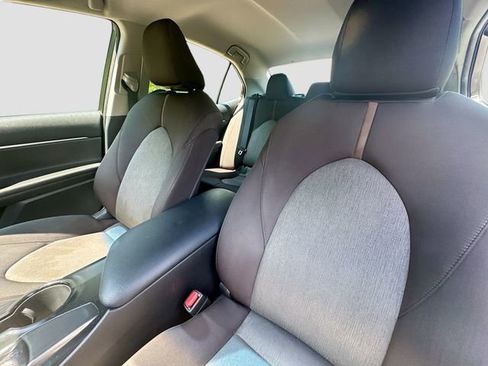 Used 2018 Toyota Camry LE FWD image 24
