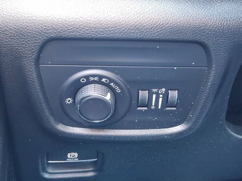 Used 2025 Jeep Grand Cherokee 4WD image 25