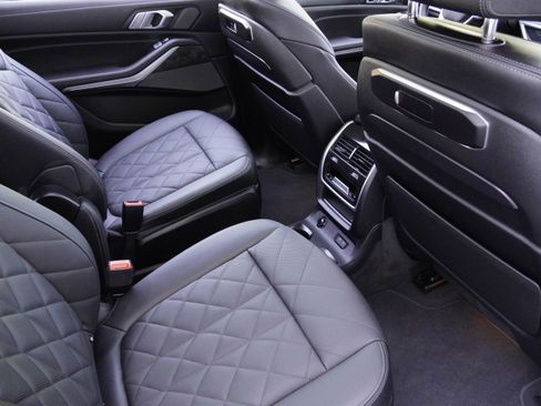 Used 2024 BMW X7 xDrive40i w/ Premium Package AWD/4WD image 34