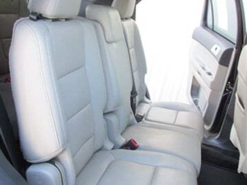 Used 2013 Ford Explorer XLT AWD/4WD image 19