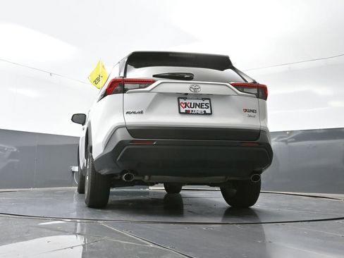 Used 2025 Toyota RAV4 XLE image 30