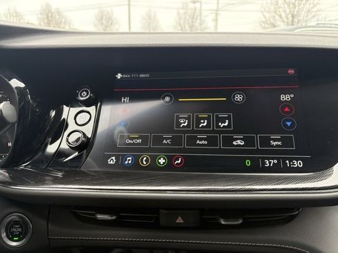 Used 2023 Buick Envision Essence image 26