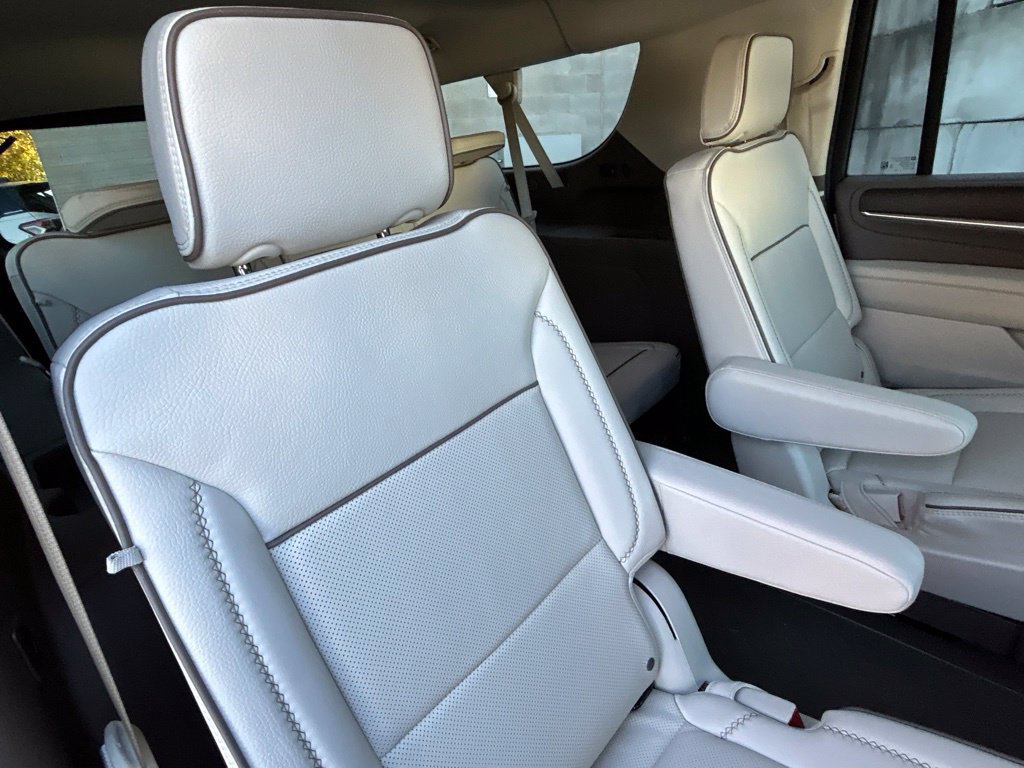 Used 2024 GMC Yukon XL Denali w/ Denali Reserve Package AWD/4WD image 61