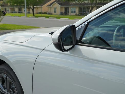 Used 2025 Honda Accord EX-L image 11