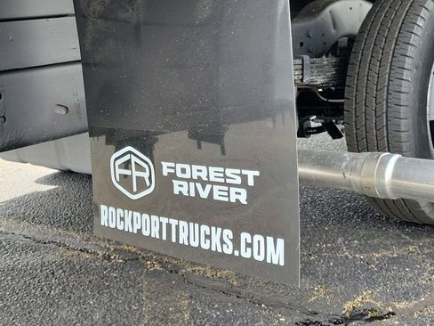 New 2027 Ford E-350 and Econoline 350 Super Duty w/ Power Equipment Group RWD image 8