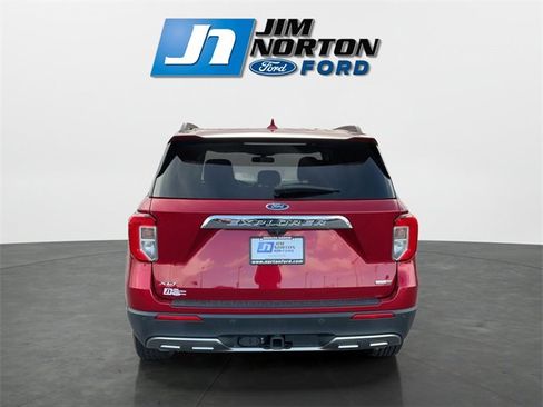 Used 2020 Ford Explorer XLT w/ Equipment Group 202A image 4