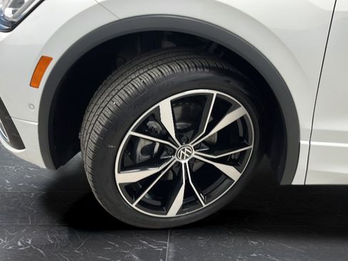 Used 2024 Volkswagen Tiguan SEL R-Line AWD/4WD image 37