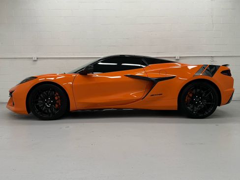 Used 2023 Chevrolet Corvette Z06 RWD image 10