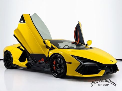 Used 2025 Lamborghini Revuelto AWD/4WD image 37