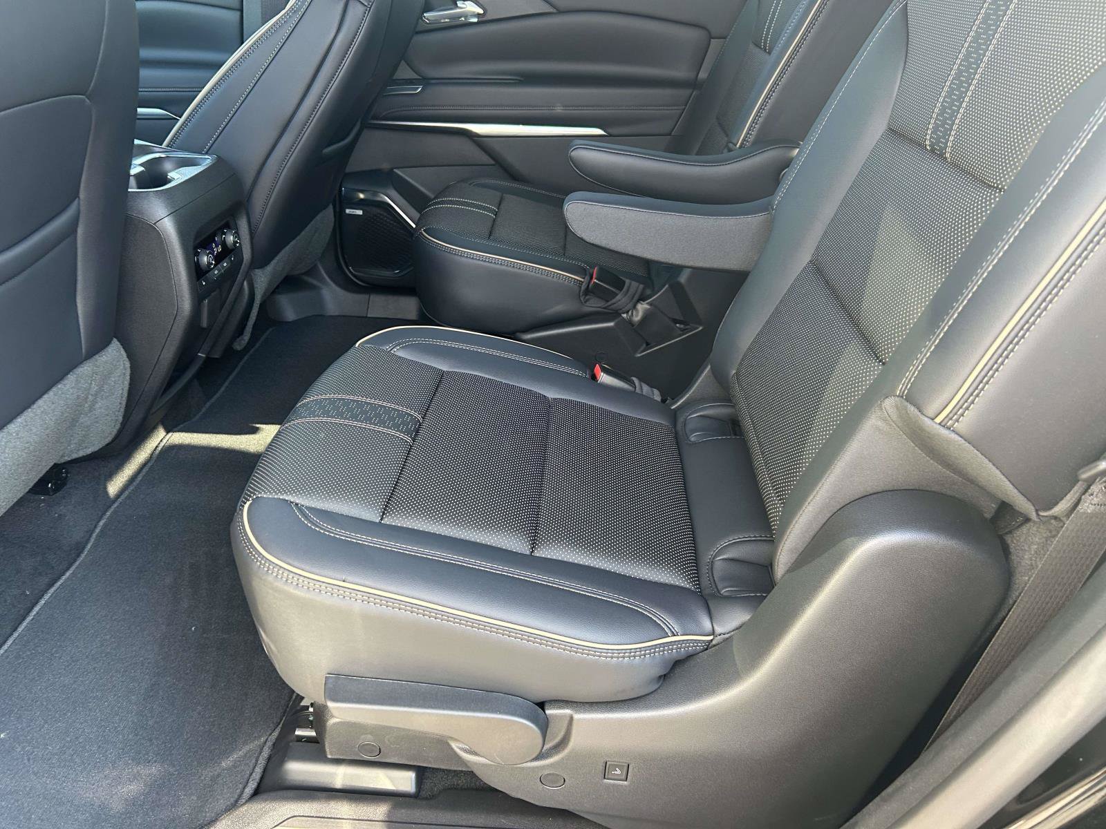 New 2026 Chevrolet Traverse High Country AWD/4WD image 13