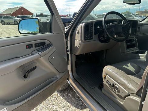 Used 2005 GMC Sierra 2500 SLT w/ Skid Plate Package image 29