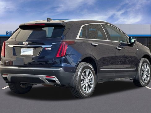 Used 2022 Cadillac XT5 Premium Luxury w/ Technology Package AWD/4WD image 4
