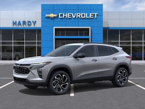 New 2026 Chevrolet Trax RS w/ Sunroof Package FWD image 2