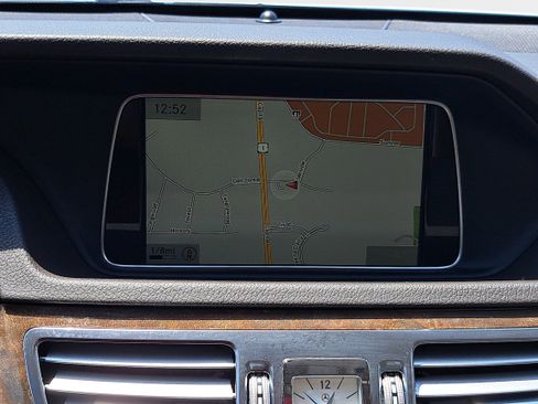 Used 2014 Mercedes-Benz E 350 4MATIC Sedan image 21