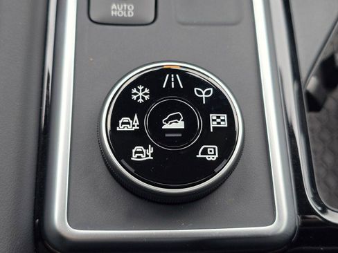 New 2026 Nissan Pathfinder SL image 40