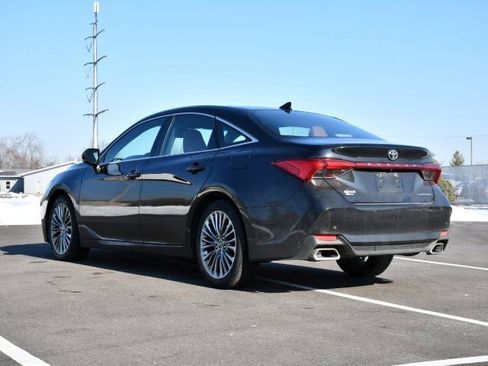 Used 2019 Toyota Avalon Limited image 5
