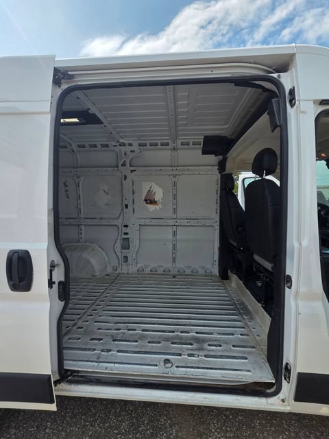 Used 2024 RAM ProMaster 2500 w/ Convenience Group FWD image 11