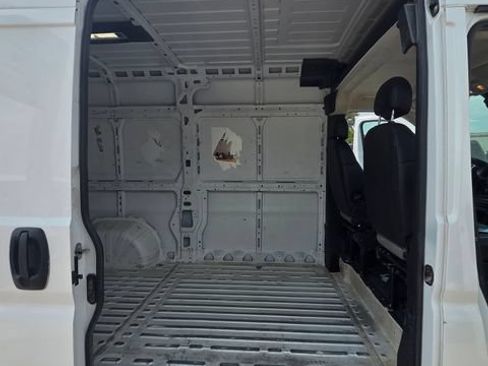 Used 2024 RAM ProMaster 2500 w/ Convenience Group FWD image 11