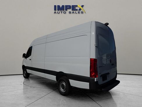 Used 2025 Mercedes-Benz Sprinter 2500 image 3