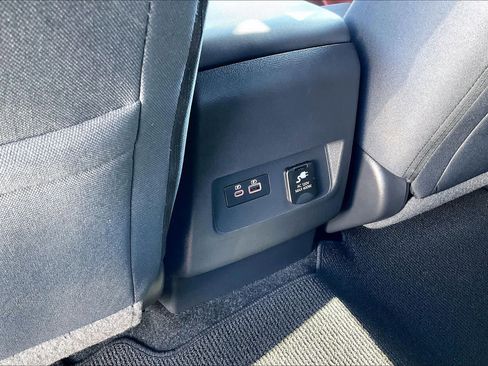 Used 2022 Nissan Frontier Pro-X image 32