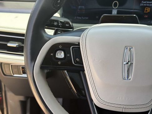 Certified 2025 Lincoln Aviator 2WD image 24