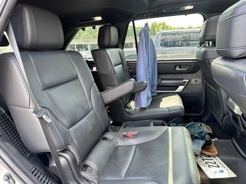 Used 2023 Toyota Sequoia Platinum AWD/4WD image 39