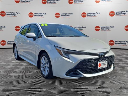Used 2025 Toyota Corolla SE w/ SE Package FWD image 1