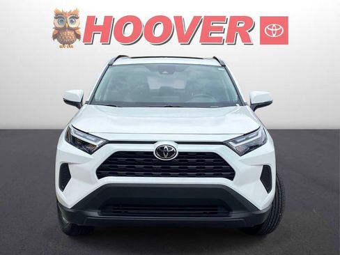 Used 2025 Toyota RAV4 XLE w/ Convenience Package FWD image 5