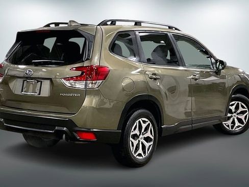 Used 2023 Subaru Forester Premium image 13