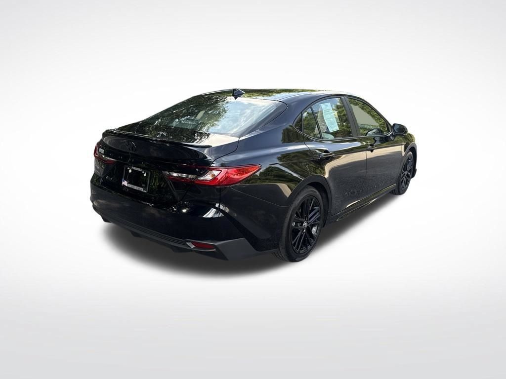 Used 2026 Toyota Camry SE FWD image 5