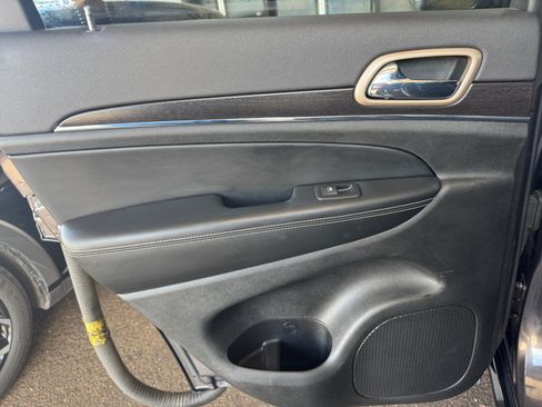 Used 2014 Jeep Grand Cherokee Limited RWD image 25