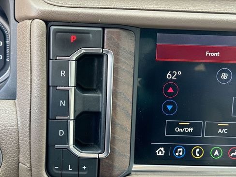 Used 2021 GMC Yukon Denali w/ Advanced Technology Package AWD/4WD image 23