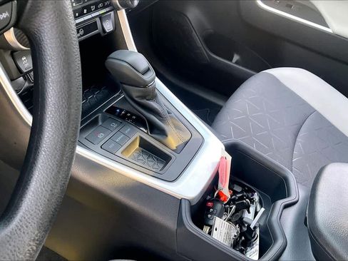 Used 2025 Toyota RAV4 XLE FWD image 16