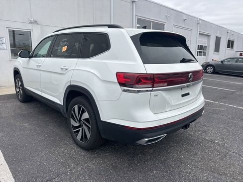 Used 2025 Volkswagen Atlas SE image 4