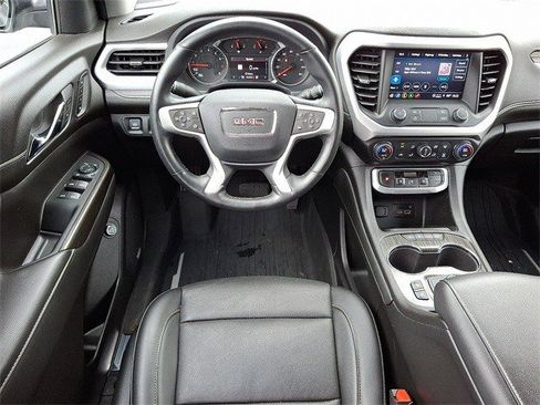 Certified 2023 GMC Acadia SLT w/ Preferred Package image 14