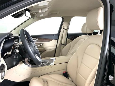 Used 2022 Mercedes-Benz GLC 300 GLC 300 image 29