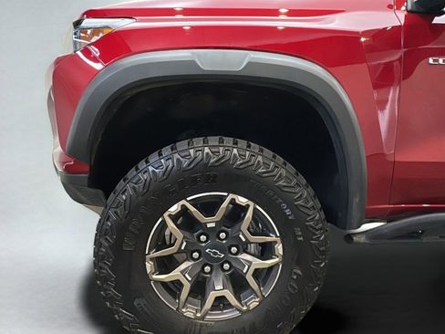 Used 2024 Chevrolet Colorado ZR2 w/ Technology Package image 3