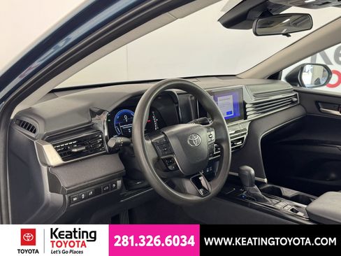 Used 2025 Toyota Camry LE FWD image 13