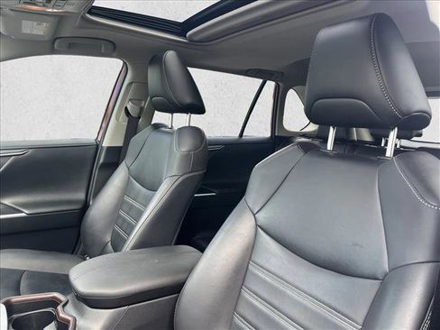 Used 2020 Toyota RAV4 Limited FWD image 16