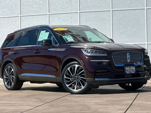 Used 2023 Lincoln Aviator Reserve w/ Equipment Group 201A image 2