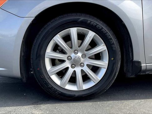 Used 2013 Chrysler 200 Touring image 12