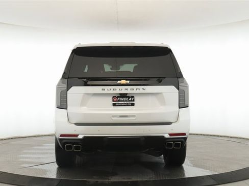 Used 2025 Chevrolet Suburban High Country image 11