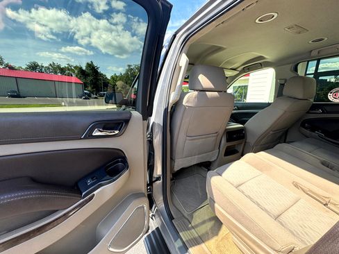 Used 2018 Chevrolet Tahoe LS w/ All-Season Package image 12