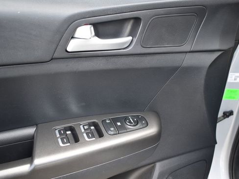 Used 2022 Kia Sportage LX image 26